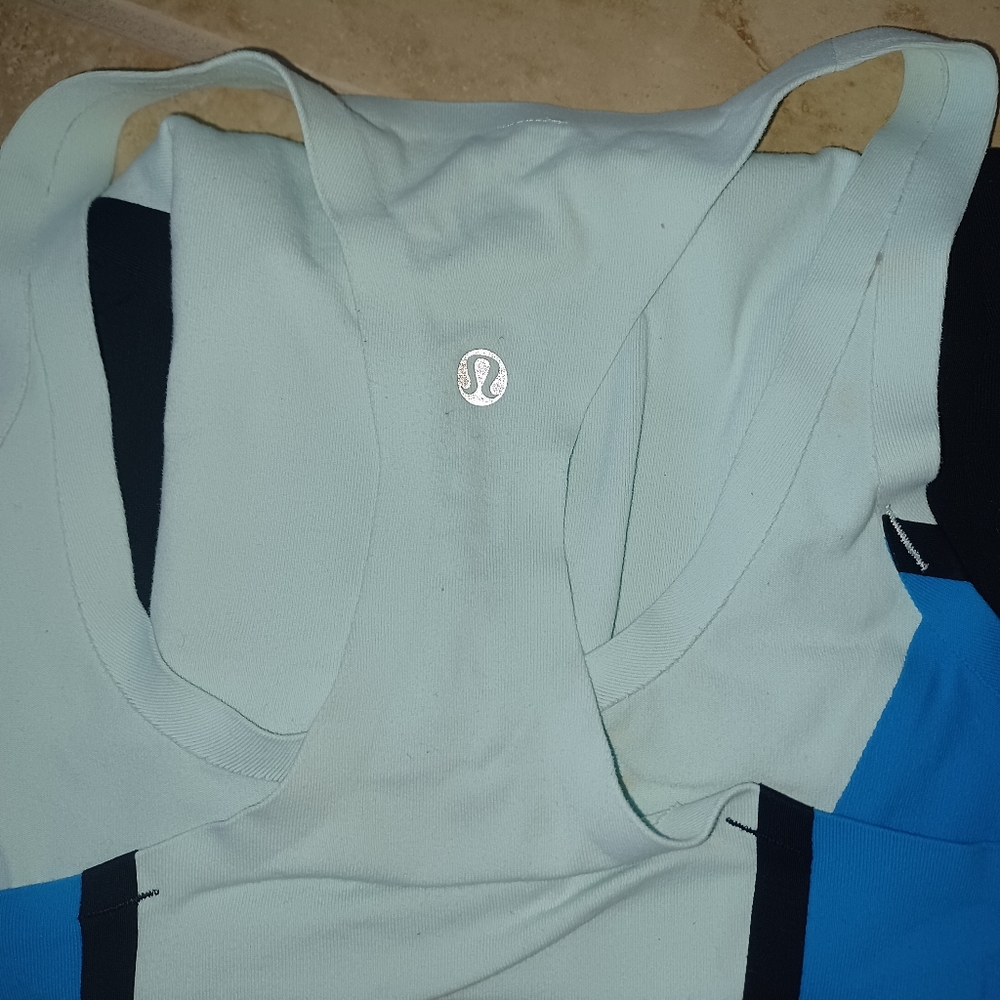 Lululemon tank!